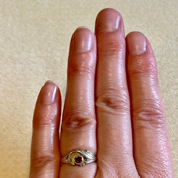 Sterling Garnet Ring - Picture 6 of 11